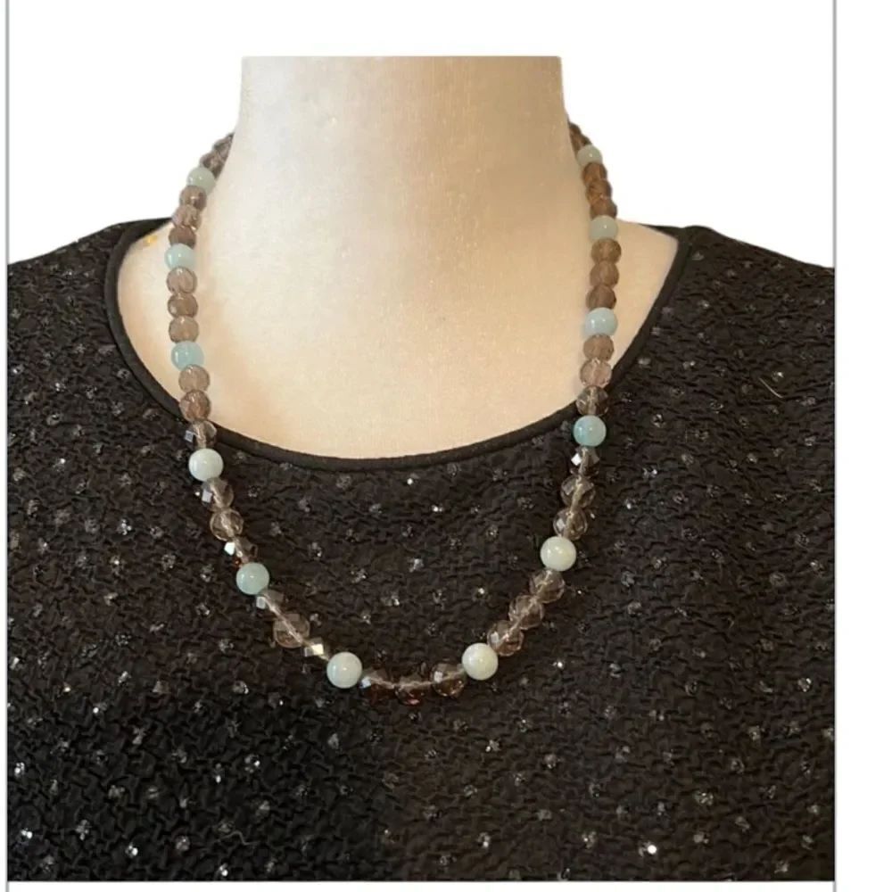 Light brown and light blue beaded adjustable length classic necklace EUC